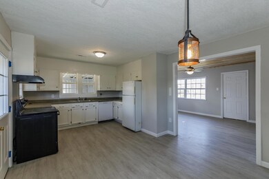 Kitchen / Dining