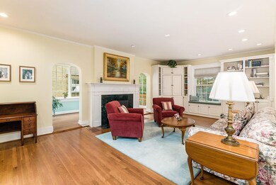 2409 Sherwood Rd, Columbus, OH 43209 - photo 7