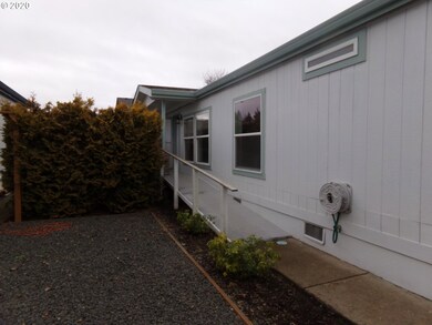 1324 Bramblewood Ln, Eugene, OR 97404 - photo 2