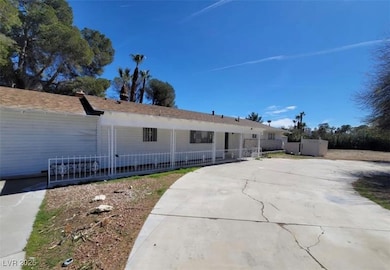 4560 Rancho Hills Dr, Las Vegas, NV 89119 - photo 2