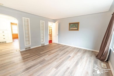 57 Navarre St, Monroe, MI 48161 - photo 2