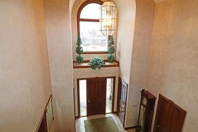 Grand 2-story Foyer