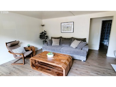 Living Room-Fireplace