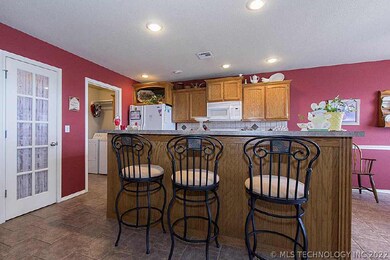 2115 S Javine Ave, Skiatook, OK 74070 - photo 6