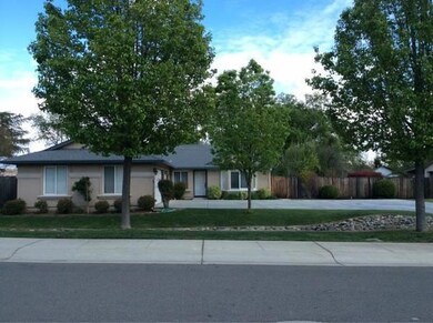 4515 Cerro Ln front