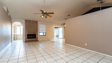721 E Brooks St-4