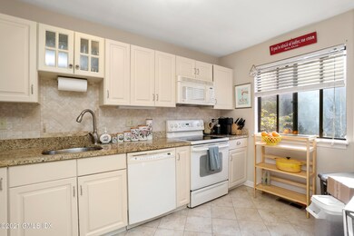 45 Ettl Ln unit 503, Greenwich, CT 06831 - photo 6