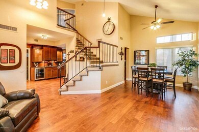 LIVING / DINING ROOM