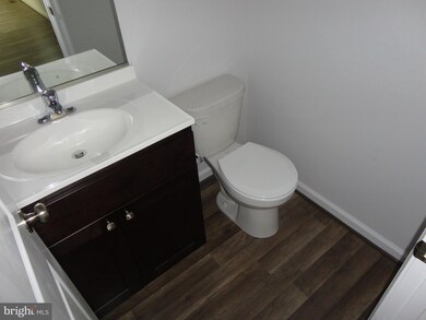 7905 W End Dr, Riviera Beach, MD 21226 - photo 5