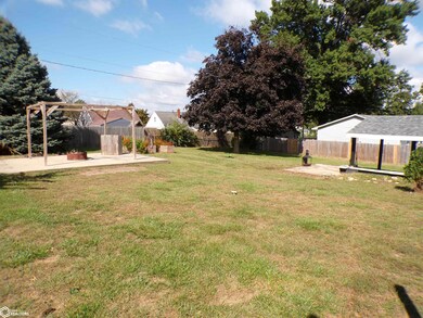 921 S 10th Ave, Marshalltown, IA 50158 - photo 4