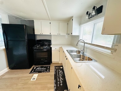 1790 Massachusetts Ave unit 25, Lunenburg, MA 01462 - photo 5