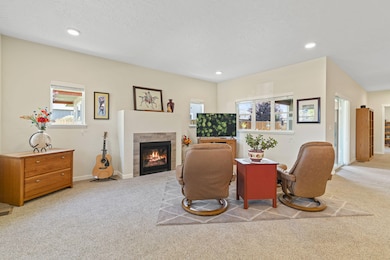 Entry looking into livingroom