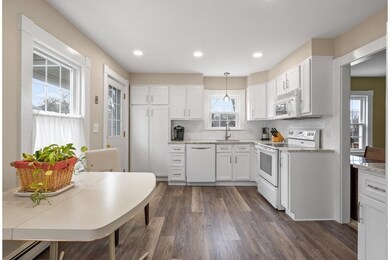 68 Hobart St, Danvers, MA 01923 - photo 4