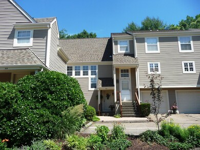 912 Foxboro Dr, Norwalk, CT 06851 - photo 3