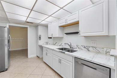 2738 S University Dr unit 15B, Davie, FL 33328 - photo 6