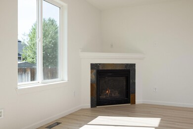 3020 SW Deschutes Ave (6 of 25)
