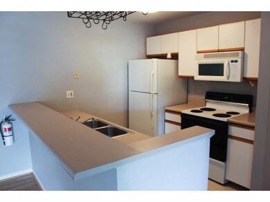 412 Hildred Dr, Burlington, VT 05401 - photo 3