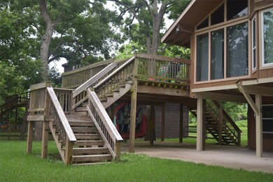 3315 Wilson Cir, Brazoria, TX 77422 - photo 2