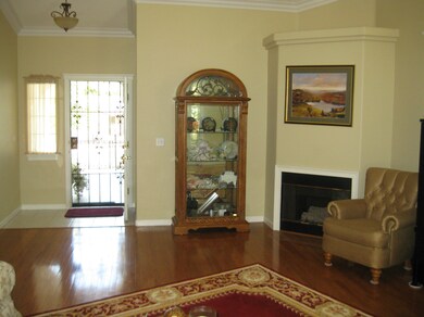 FRONT ROOM 1