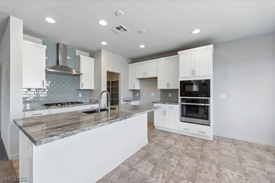  Gorgeous Gourmet Kitchen