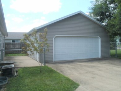 314 W Front St, Malden, IL 61337 - photo 2