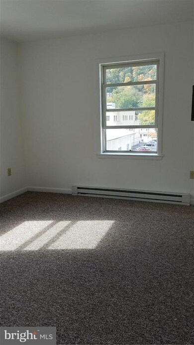 45 S Green St unit 9, Berkeley Springs, WV 25411 - photo 6