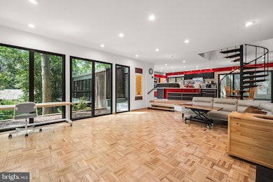 2855 Davenport St NW, Washington, DC 20008 - photo 2