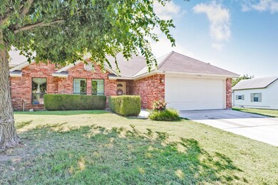 305 S Arthur St, Decatur, TX 76234 - photo 2