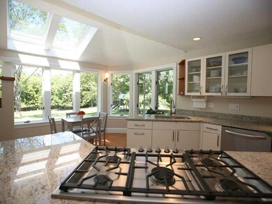 Kitchen. bright and sunny