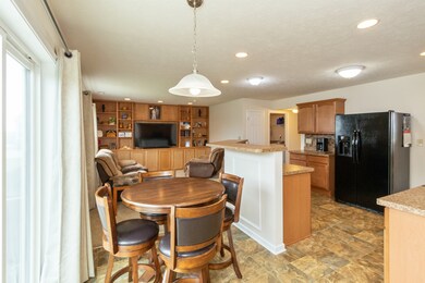 2637 Wildflower Ln, Greenwood, IN 46143 - photo 4