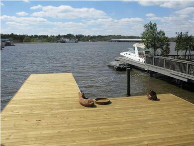 31 Breakers Lane - Pier - new decking