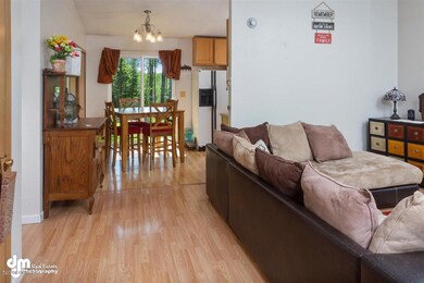 21-Living Room_DMD_9974