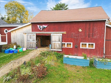 135 Crockett Rd, Dexter, ME 04930 - photo 5