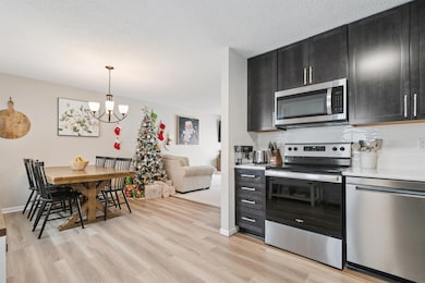 3824 Monterey Dr, Waterloo, IA 50701 - photo 7