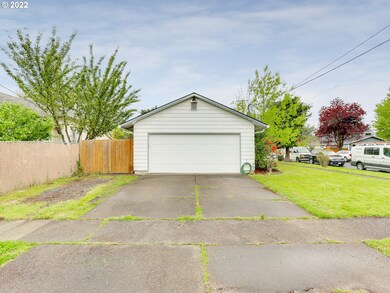 1014 E 5th St, Newberg, OR 97132 - photo 6