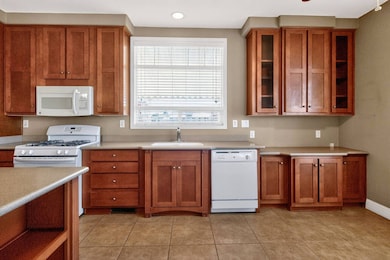 16222 Monterey Ln unit 155, Huntington Beach, CA 92649 - photo 5