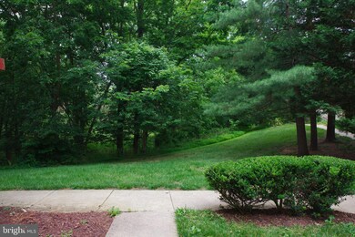 3 Sparrow Valley Ct, Montgomery Village, MD 20886 - photo 2