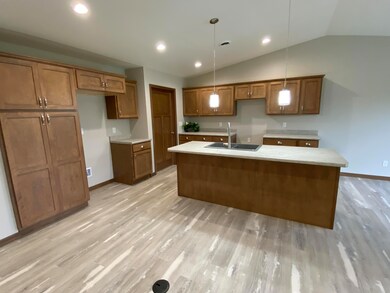 804 W Plum Ave, Mitchell, SD 57301 - photo 7