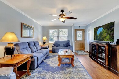 06-Family Room