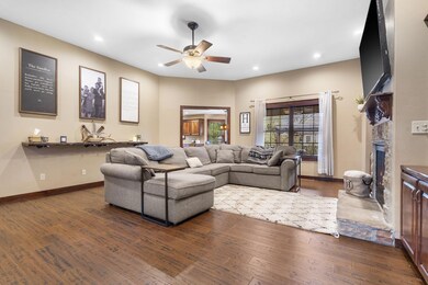 301 N Bonda Way, Nixa, MO 65714 - photo 2