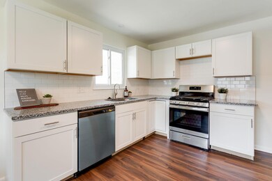6-web-or-mls-1467-bycroft-rd