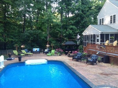 Entertain everyone poolside!