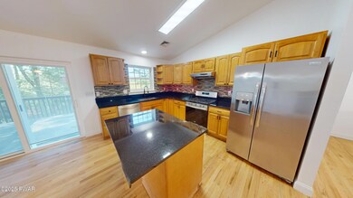 199 Lake Forest Dr, Dingmans Ferry, PA 18328 - photo 6