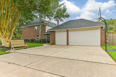 1807 Lakeside Ln, Friendswood, TX 77546 - photo 3