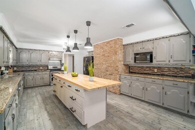 199 Brenda Ln, Gainesville, TX 76240 - photo 3