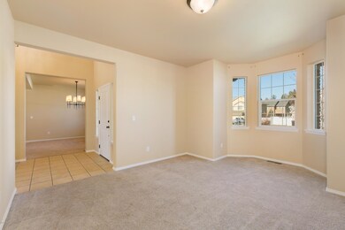 Formal Living/Den