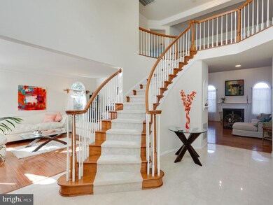 12715 Autumn Crest Dr, Herndon, VA 20171 - photo 2