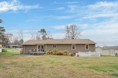 8 Glenn Dr, Wilbraham, MA 01095 - photo 2