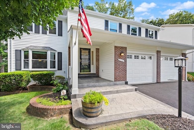 6117 Mountain Springs Ln, Clifton, VA 20124 - photo 2