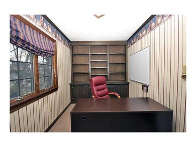 Studio/Study/Office.